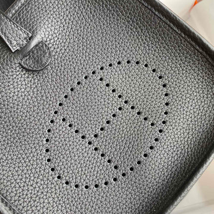 HM 25S EVELYNE 17 CM IN BLACK COWHIDE AND CANVAS WITH GOLD HARDWARE