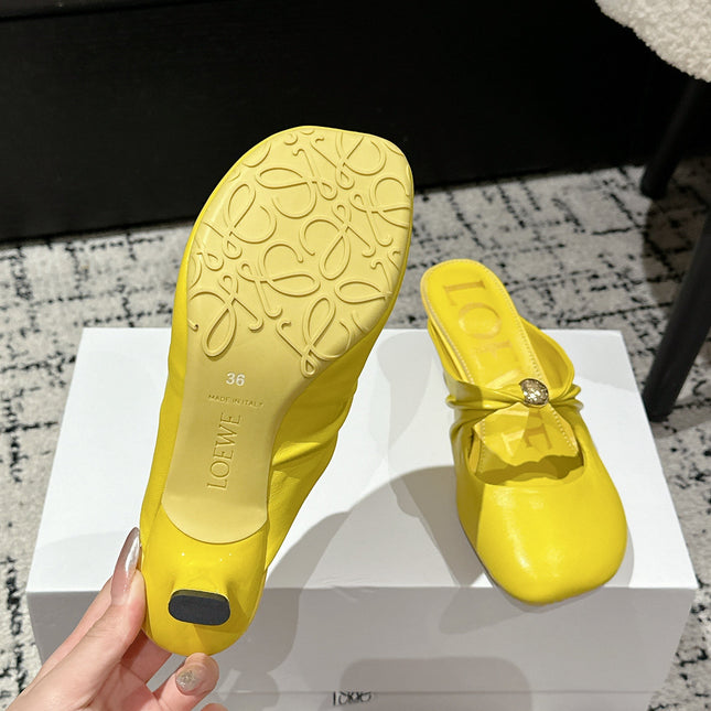 CHLOÉ 26S HIGH-HEELED MULES IN YELLOW CALFSKIN