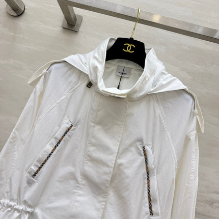 BURBERRY 26S HOODED WINDBREAKER 525