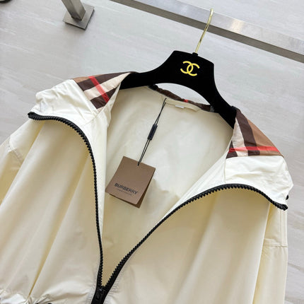 BURBERRY 26S HOODED WINDBREAKER JACKET 521