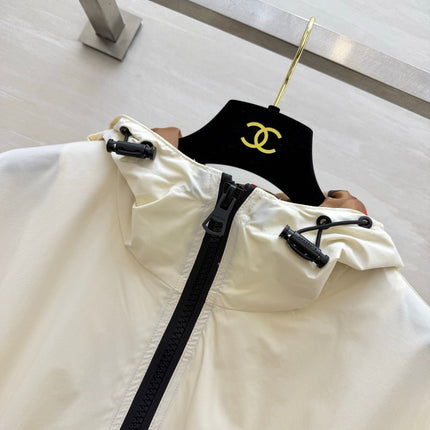 BURBERRY 26S HOODED WINDBREAKER JACKET 521