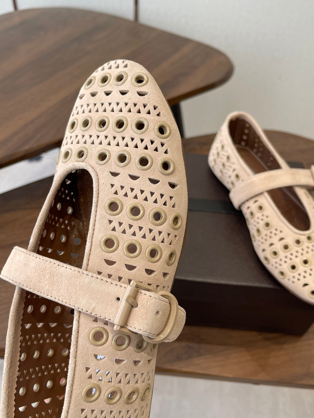 26S MARY JANE FLATS IN BEIGE SUEDE