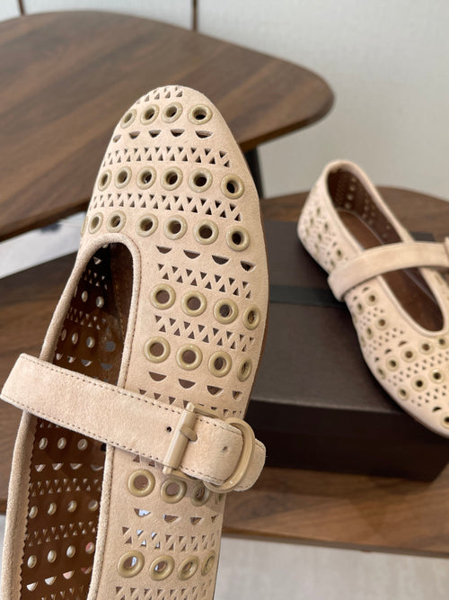 26S MARY JANE FLATS IN BEIGE SUEDE