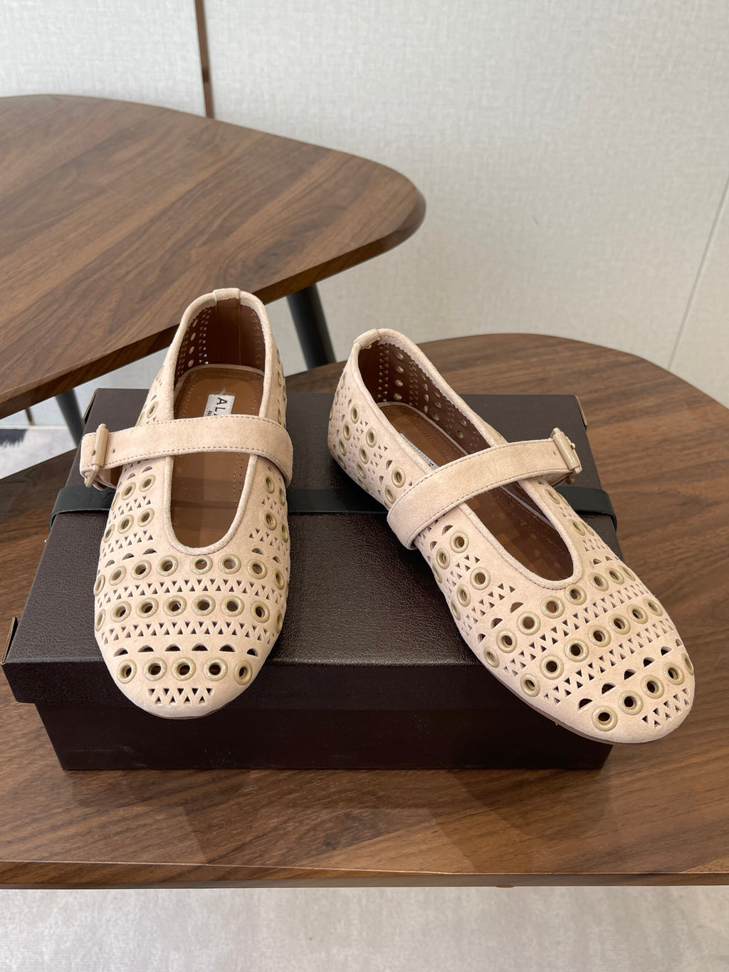 26S MARY JANE FLATS IN BEIGE SUEDE