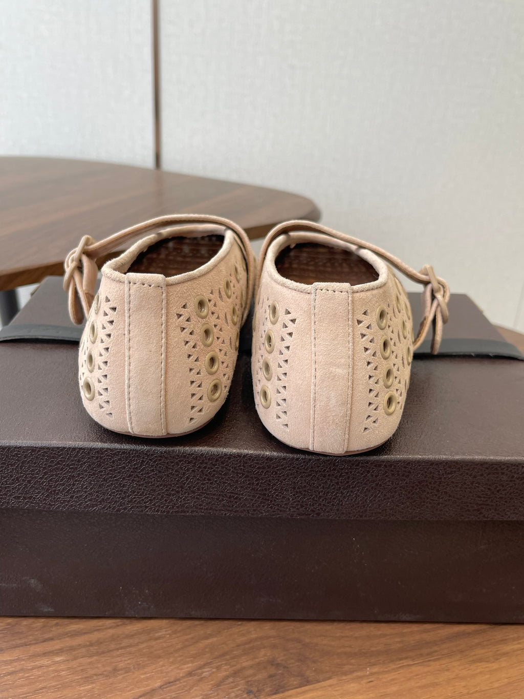 26S MARY JANE FLATS IN BEIGE SUEDE