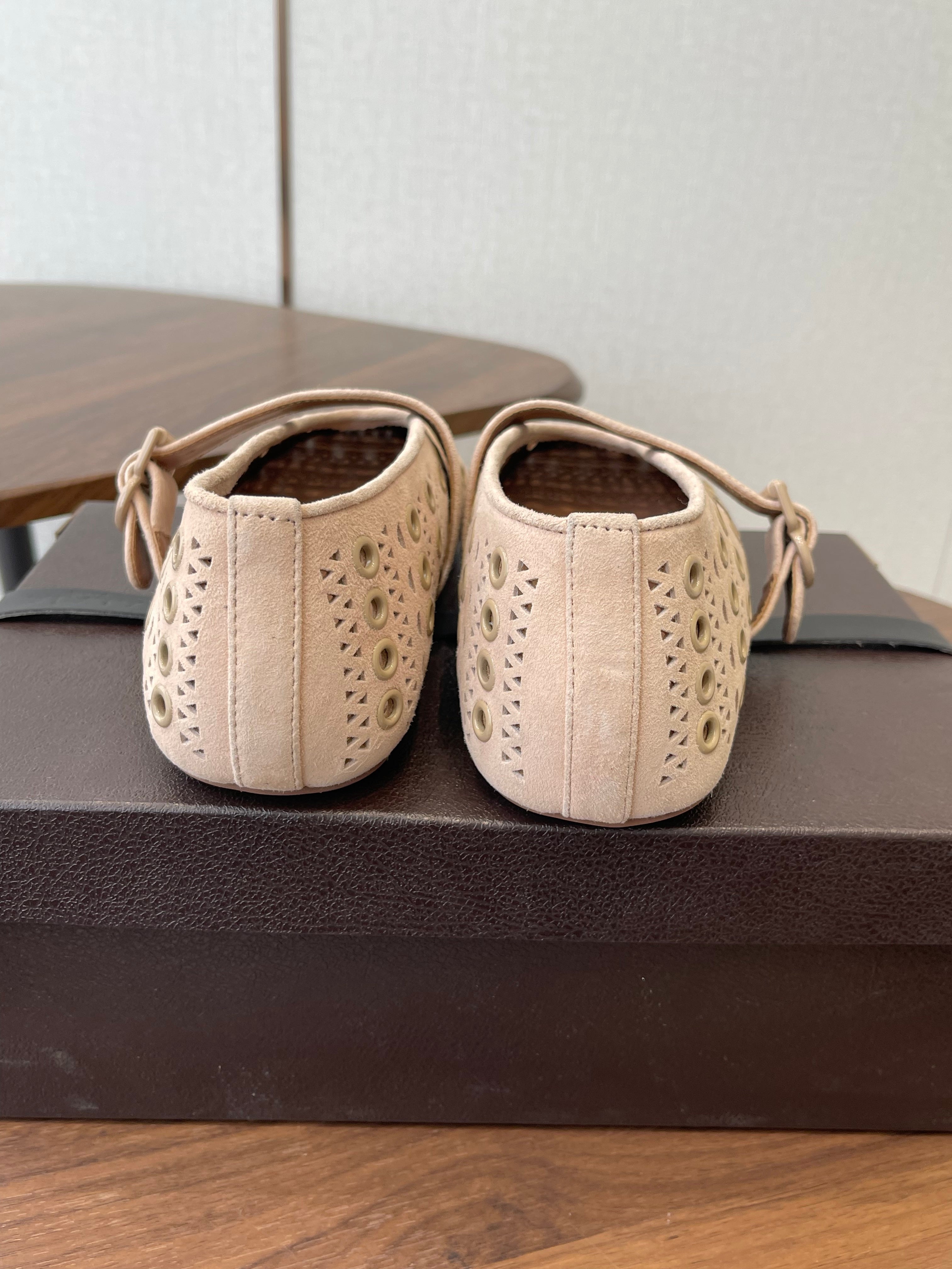 26S MARY JANE FLATS IN BEIGE SUEDE