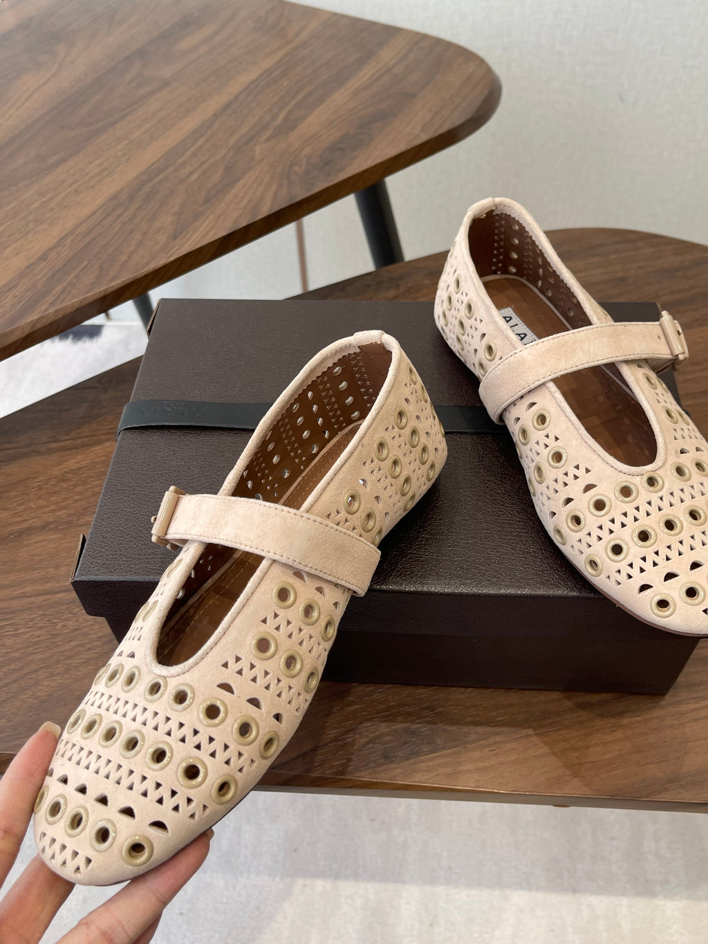 26S MARY JANE FLATS IN BEIGE SUEDE