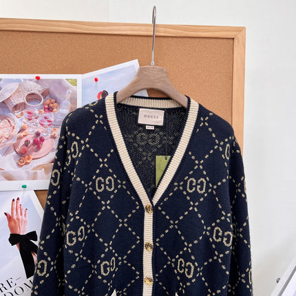 GUCCI 26S V-NECK KNIT CARDIGAN 590