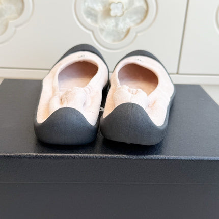 CHANEL 26S BALLET FLATS IN LIGHT PINK SUEDE AND BLACK LAMBSKIN