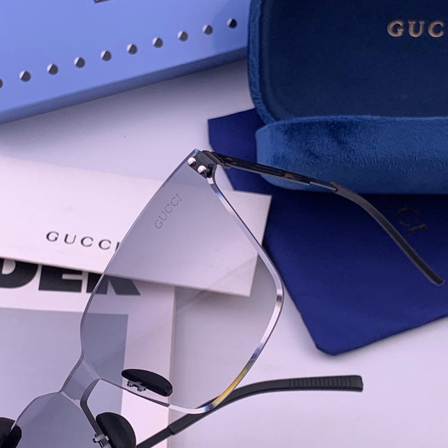 GUCCI 26S SQUARE FRAME IN METAL 422542