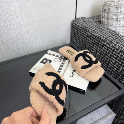 CHANEL 26S SLIDE SANDALS IN BLACK AND BEIGE SHEARLING SQUARE TOE