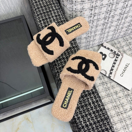 CHANEL 26S SLIDE SANDALS IN BLACK AND BEIGE SHEARLING SQUARE TOE