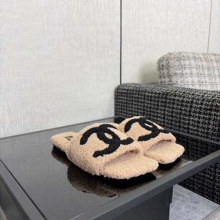 CHANEL 26S SLIDE SANDALS IN BLACK AND BEIGE SHEARLING SQUARE TOE