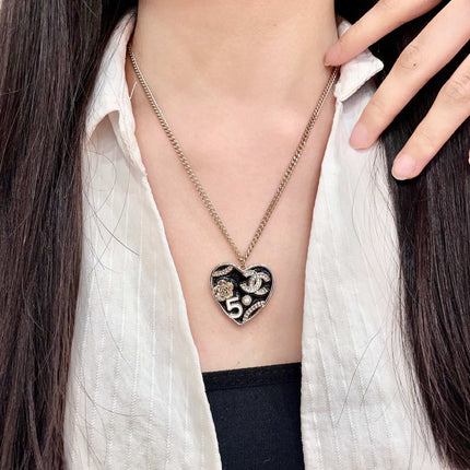 CHANEL 26S DOUBLE C LOGO HEART CHARM NECKLACE WITH NO.5 & FLORAL DETAIL IN GOLD METAL 630796