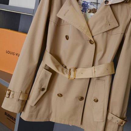 BURBERRY 26S HOODED BELTED TRENCH JACKET 516