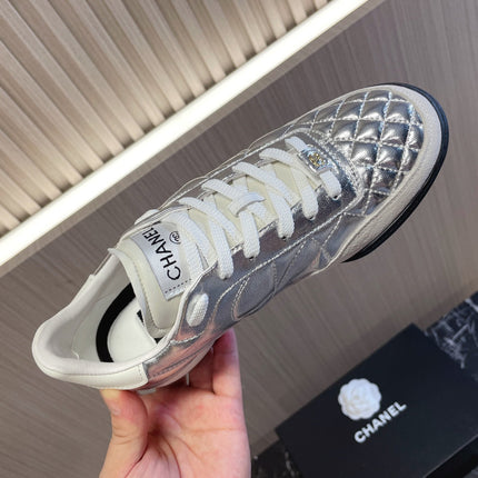 CHANEL 26S SNEAKER IN SILVER QUILTED CALFSKIN AND WHITE LOW TOP