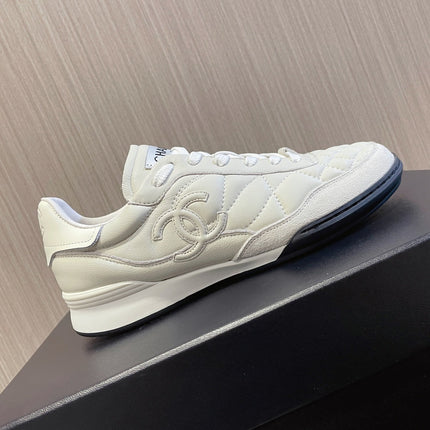 CHANEL 26S SNEAKER IN WHITE QUILTED CALFSKIN AND WHITE LOW TOP