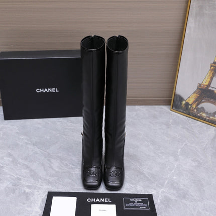 CHANEL 26S KNEE HIGH BOOTS 80 MM  IN BLACK CALFSKIN WITH PATENT LEATHER TRIM AND CC LOGO ON TOE CAP