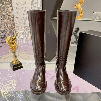 CHANEL 26S KNEE HIGH BOOTS 25 MM IN DARK BROWN PATENT LEATHER
