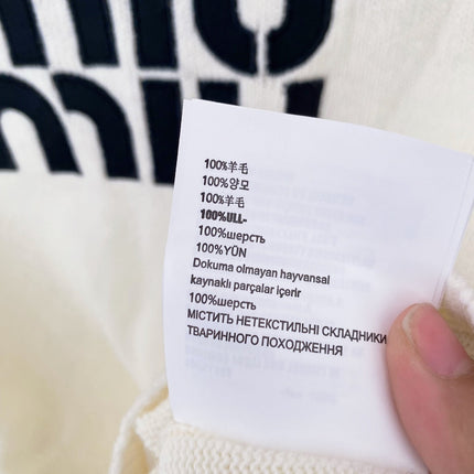 MIUMIU SWEATER STYLE 704