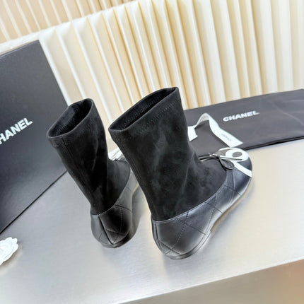 CHANEL 26S ANKLE BOOTS IN BLACK CALFSKIN AND SUEDE SQUARE TOE