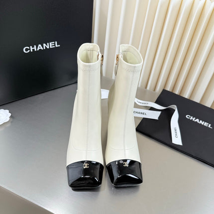 CHANEL 26S ZIPPER BOOTS 75 MM IN WHITE CALFSKIN AND BLACK PATENT LEATHER SQUARE TOE HIGH