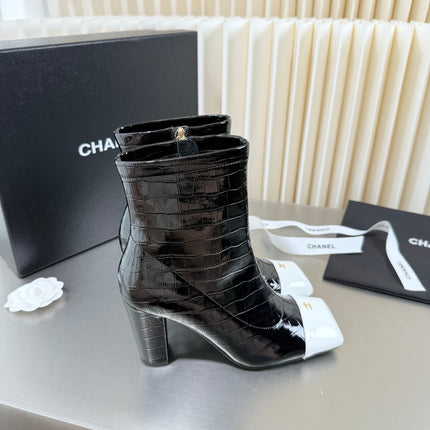 CHANEL 26S ZIPPER BOOTS 75 MM IN BLACK PATENT LEATHER CROCODILE EMBOSSED AND WHITE CALFSKIN