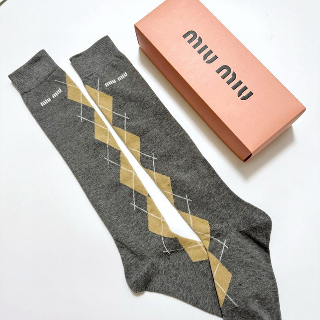 MIUMIU 26S CREW SOCKS 417700 (1 BOX)