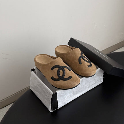 CHANEL 26S MULES IN BROWN SUEDE ROUND TOE