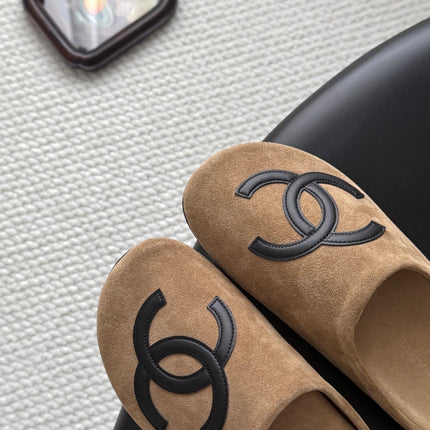 CHANEL 26S MULES IN BROWN SUEDE ROUND TOE