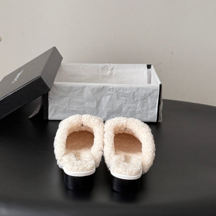 CHANEL 26S MULES IN WHITE SHEARLING AND CALFSKIN