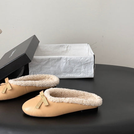 CHANEL 26S MULES IN BEIGE LAMBSKIN AND SHEARLING