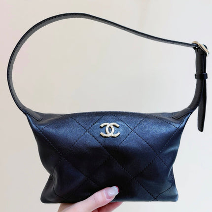 CHANEL 26S HOBO SHOULDER BAG 13 IN BLACK LAMBSKIN