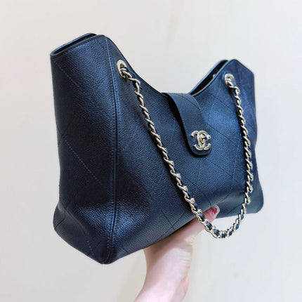 CHANEL 26S TOTE BAG 26 IN BLACK CALFSKIN GRAINED